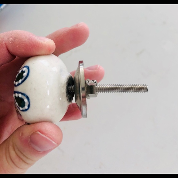 Cabinet knobs - Picture 2 of 2